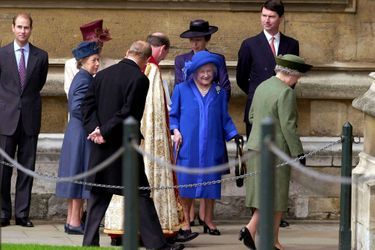 Timothy Laurence avec la famille royale, dont la Queen Mum et la princesse Margaret, le 23 avril 2000