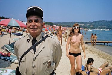 Notre reporter Jean Mezerette joue les gendarmes de Saint-Tropez en 1973 : « Au bout d’une heure, on ressent comme une intoxication de poitrines… »