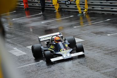 Le 13 mai dernier, sous une pluie battante, s’est déroulé le Grand Prix de Monaco Historique. Un évènement incontournable pour les passionnés de bolides de légende et autres gentlemen drivers, placé sous le signe de Tissot.