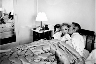 Festival de Cannes 1965. « Photo-gag » avec Ursula Andress.