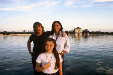 Avril 1980, à Marrakech, toujours : Christophe avec Véronique et leur fille Lucie.
