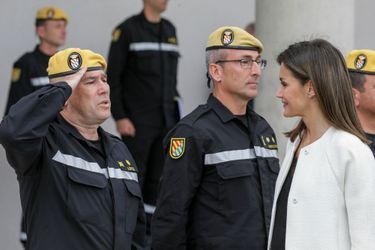 La reine Letizia d'Espagne visite l'Unité des urgences militaires à la base aérienne de Torrejón de Ardoz, le 18 mai 2018