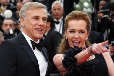 Christoph Waltz et Caroline Scheufele montent les marches du Festival de Cannes, mercredi 9 mai