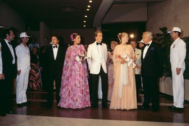 La princesse Grace de Monaco dans une robe du soir Christian Dior par Marc Bohan haute couture printemps-été 1978 
