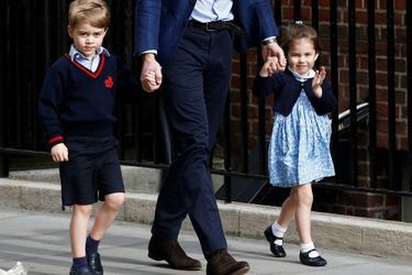 Le Prince George Et La Princesse Charlotte Rencontrent Leur Petit Frère 2
