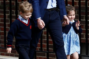 Le Prince George Et La Princesse Charlotte Rencontrent Leur Petit Frère     9