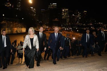 Emmanuel Macron avec le Premier ministre australien Malcolm Turnbull et son épouse Lucy. 