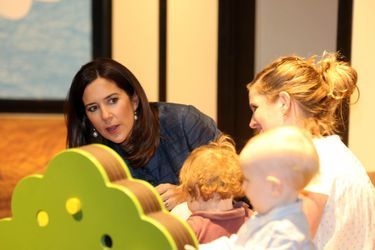 La princesse Mary de Danemark découvre une exposition pour enfants à Hellerup, le 19 avril 2018