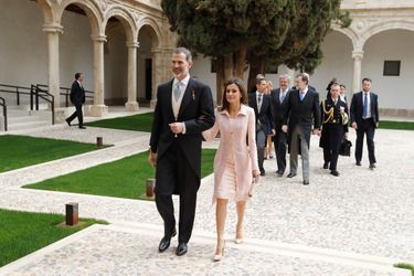 La reine Letizia et le roi Felipe VI d&#039;Espagne à Alcala de Henares, le 23 avril 2018