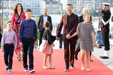 Le prince Frederik de Danemark avec sa femme la princesse Mary et leurs quatre enfants, le 27 mai 2018