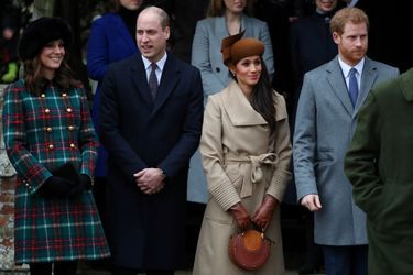 Kate Middleton enceinte de son troisième enfant, avec William, Harry et Meghan, le 25 décembre 2017.