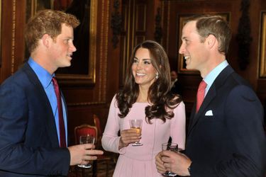 Kate, William et Harry aux célébrations du Jubilé de la reine Elizabeth II, au château de Windsor, le 18 mai 2012