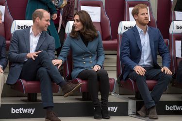 Kate, William et Harry en visite au stade de West Ham United, le 18 octobre 2017