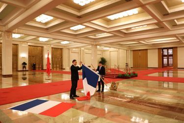 Préparatifs pour la rencontre à Pékin entre Emmanuel Macron et Li Keqiang, Premier ministre chinois. 