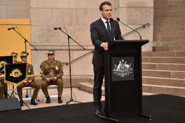 Discours d&#039;Emmanuel Macron à Sydney lors d&#039;une cérémonie commémorant l&#039;engagement australien pendant la Première guerre mondiale en France.