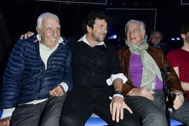Jean-Paul Belmondo et Charles Gérard accompagnés de Patrick Bruel