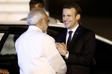 Emmanuel Macron et le Premier ministre Narendra Modi vendredi soir en Inde. 