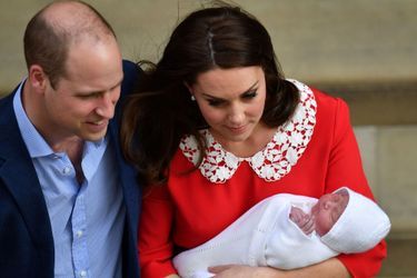 Kate Middleton Rayonnante À La Sortie De La Maternité     11