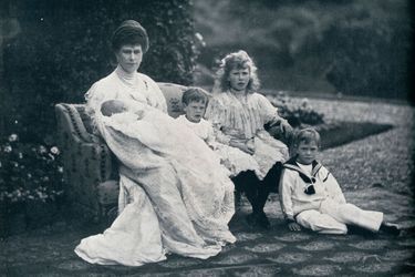 La princesse Mary avec quatre de ses enfants, en 1905