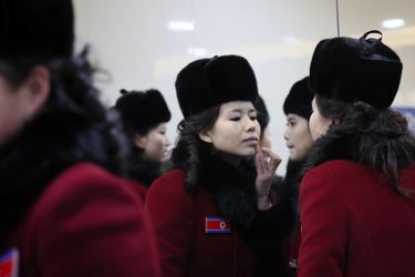 Corée du Sud : les pom-pom girls et athlètes nord-coréens sont arrivés
