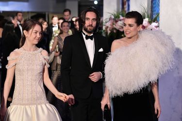 Alexandra de Hanovre, Charlotte Casiraghi et son compagnon Dimitri Rassam lors du bal de la rose 2018, le 24 mars 2018.