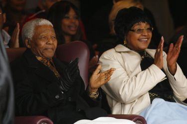 Winnie et Nelson Mandela, en août 2008.