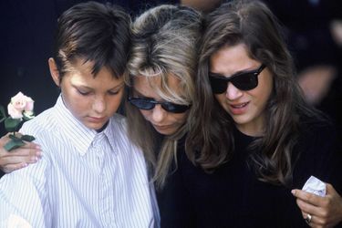 Obsèques de Michel Berger en août 1992. La douleur de son épouse France Gall et ses enfants Raphaël et Pauline.