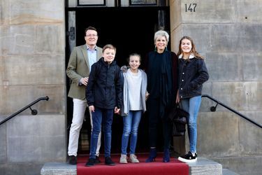 La princesse Laurentien et le prince Constantijn des Pays-Bas et leurs trois enfants à Amsterdam, le 4 février 2018