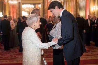 La Reine Ouvre En Famille Le Sommet Du Commonwealth Au Château De Windsor, Jeudi 19 Avril     20