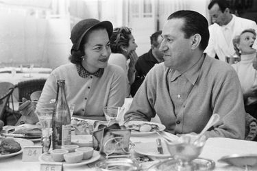 Olivia de Havilland avec son mari Pierre Galante au Festival de Cannes 1953
