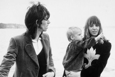 Keith Richards, Anita Pallenberg et leur fils Marlon en 1970.