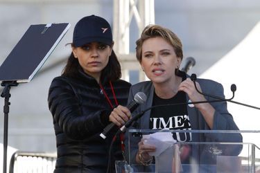 Mila Junis et Scarlett Johansson à la Marche des Femmes