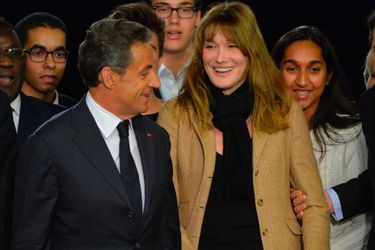 Nicolas Sarkozy et Carla Bruni lors d'une meeting UMP le 7 novembre 2014