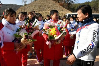 Les hockeyeuses nord-coréennes sont arrivées au Sud pour préparer les Jeux Olympiques, le 25 janvier 2018.