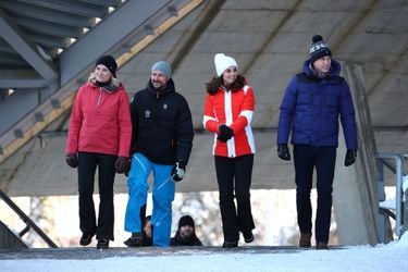 La duchesse de Cambridge et le prince William avec la princesse Mette-Marit et le prince Haakon de Norvège à Holmenkollen, le 2 février 2018