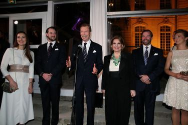 La grande-duchesse Maria Teresa et le grand-duc Henri de Luxembourg avec les princes Guillaume et Félix et leurs épouses à Paris le 20 mars 2018