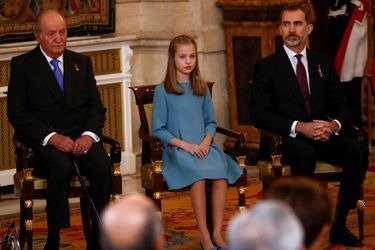 La princesse Leonor avec le roi Felipe VI d&#039;Espagne et l&#039;ex-roi Juan Carlos à Madrid, le 30 janvier 2018
