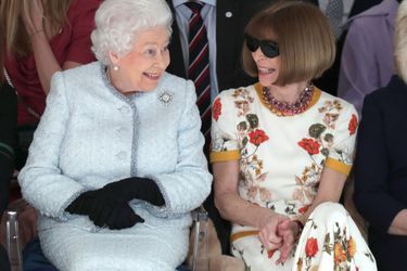 La Reine Elizabeth II À La Fashion Week De Londres Pour La Première Fois    15