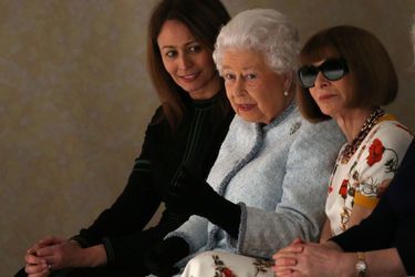 La Reine Elizabeth II À La Fashion Week De Londres Pour La Première Fois    34