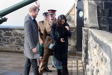 Le Prince Harry Et Meghan Markle En Visite À Édimbourg     16
