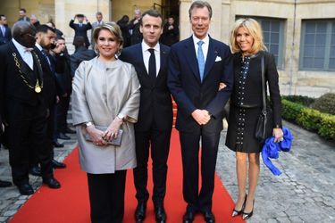 La grande-duchesse Maria Teresa et le grand-duc Henri de Luxembourg avec Emmanuel et Brigitte Macron à Paris le 20 mars 2018