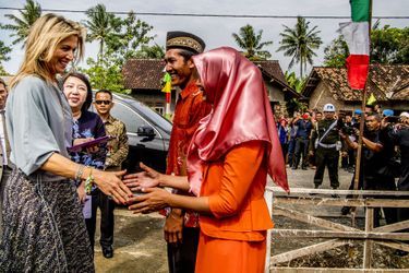 La reine Maxima des Pays-Bas sur l'île de Sumatra en Indonésie, le 12 février 2018