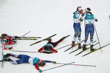 Charlotte Kalla et Ebba Andersson savourent la victoire en Skiathlon.