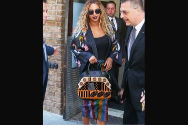 Beyoncé en kimono et jupe de la marque Seraka, à New York, en juin 2016.