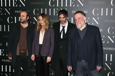 Vincent Macaigne, Vanessa Paradis, Samuel Benchetrit et Bouli Lanners à l'avant-première de "Chien" à Paris