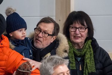 Le prince Oscar de Suède avec ses grands-parents Olle et Ewa Westling à Ockelbo, le 25 janvier 2018