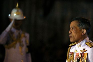 Maha Vajiralongkorn Officiellement Proclamé Roi De Thaïlande 7