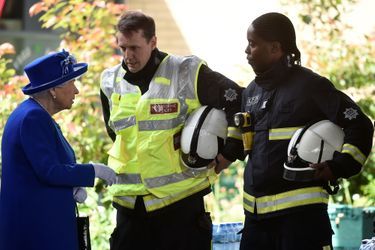 La reine Elizabeth II au Westway Sports Centre à Londres le 16 juin 2017