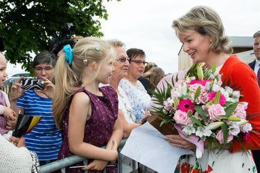 La reine des Belges Mathilde visite des fermes dans la province de Namur, le 13 juin 2017