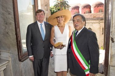 La reine Maxima et le roi Willem-Alexander des Pays-Bas avec le maire de Palerme, le 21 juin 2017